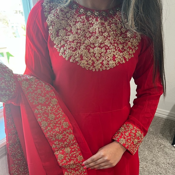 Red long kurta with shalwar and dupatta - Picture 3 of 4